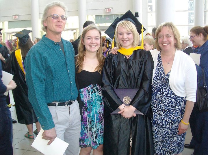 229570_2090361743362_21934_n